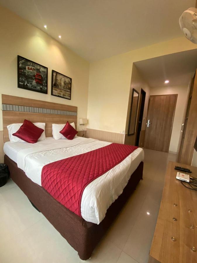 Hotel Airport Prime -Near Mumbai International Airport Andheri East Екстериор снимка