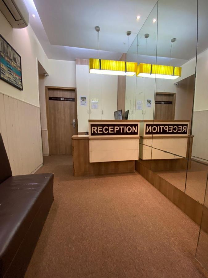 Hotel Airport Prime -Near Mumbai International Airport Andheri East Екстериор снимка