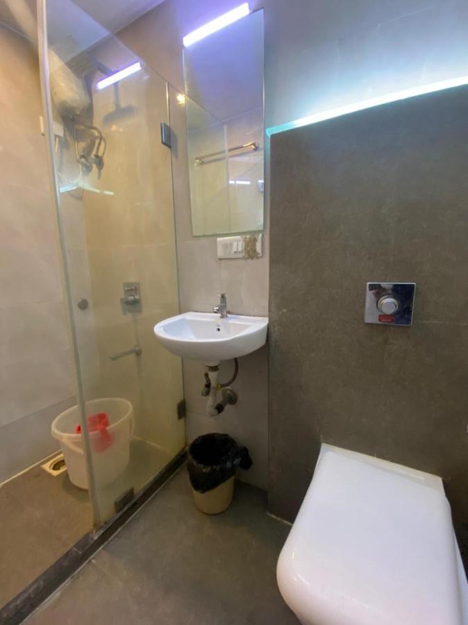 Hotel Airport Prime -Near Mumbai International Airport Andheri East Екстериор снимка