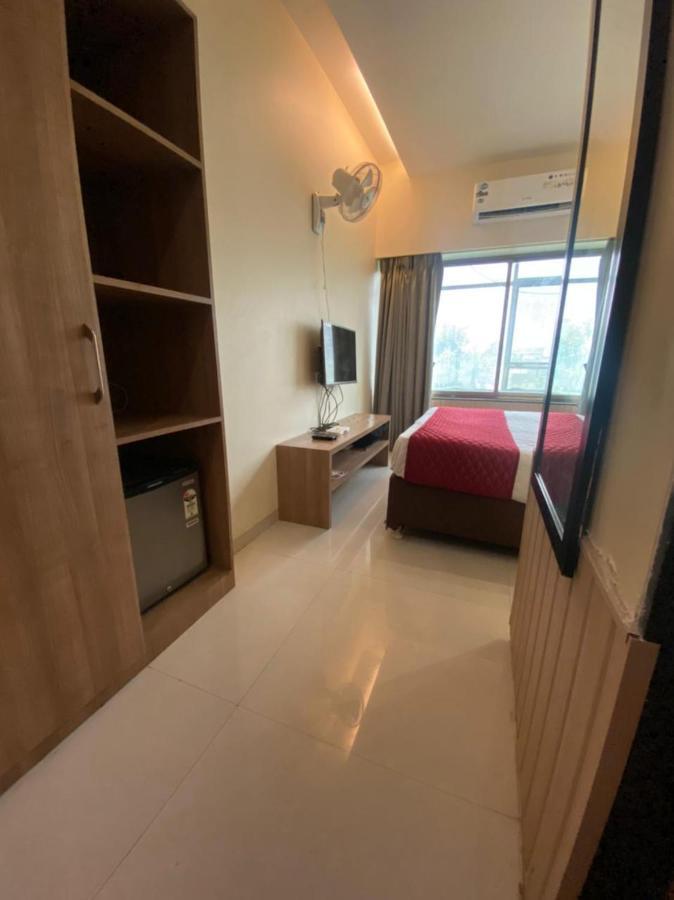 Hotel Airport Prime -Near Mumbai International Airport Andheri East Екстериор снимка