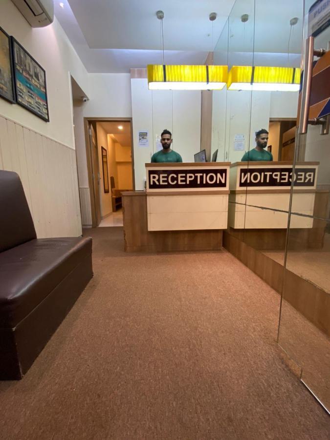 Hotel Airport Prime -Near Mumbai International Airport Andheri East Екстериор снимка